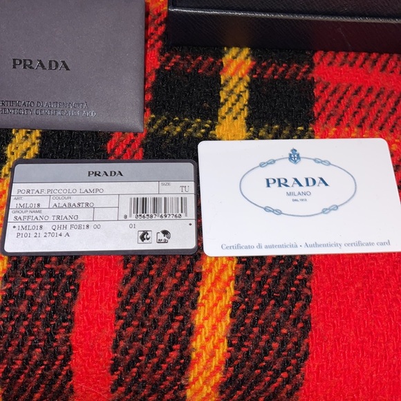 Prada wallet preloved beautiful soft pink pristine condition - Picture 8 of 8